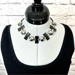 Jewelmint Astoria silver tone chunky collar necklace